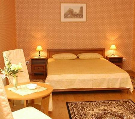 Peron Panzio Bed and Breakfast Debrecen Buitenkant foto